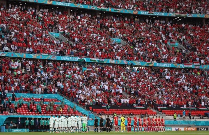 Penonton yang memenuhi kursi di Puskas Arena, ketika laga antara Hongaria vs Portugal. (Foto: Istimewa)