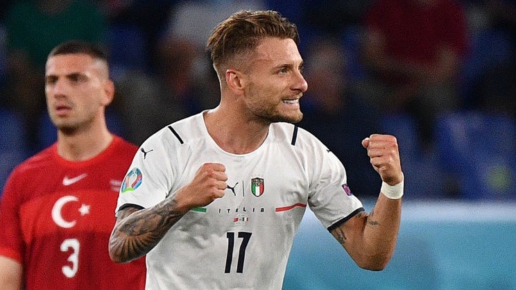 Ciro Immobile bakal kembali menjadi tumpuan utama di lini depan Italia saat duel lawan Swiss. (Foto: Twitter/@Vivo Azzurro)