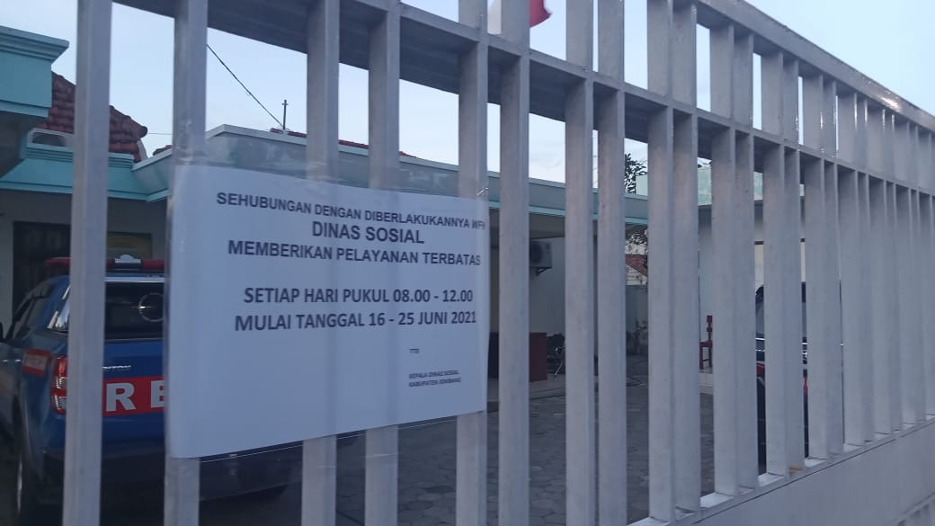 Kantor Dinas Sosial (Dinsos) Kabupaten Jombang, Jawa Timur, lockdown. (Foto: Istimewa)