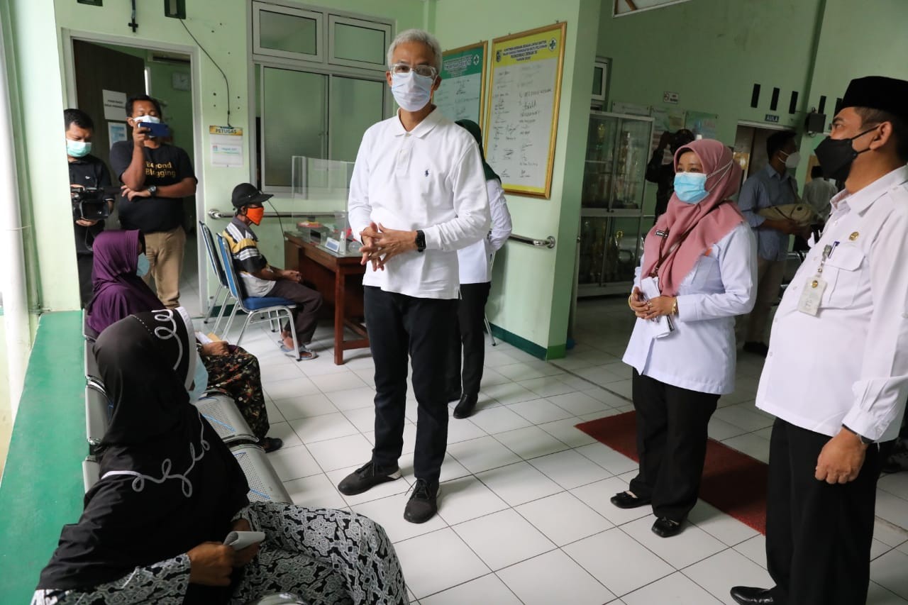 Ganjar mengimbau kepada warga untuk disiplin protokol kesehatan. (Foto: Dok Jateng)