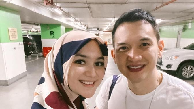 Keharmonisan rumah tangga Rezky Aditya dan Citra Kirana diguncang isu gugatan perempuan berinisial W atas anak biologis di luar nikah dengan sang aktor. (Foto: Instagram)