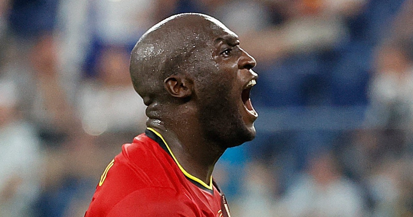 Romelu Lukaku berteriak girang usai mencetak gol kedua Belgia ke gawang Finlandia di matchday 3 Grup B Euro 2020, Selasa 22 Juni 2021. (Foto: Twitter/@EURO2020)