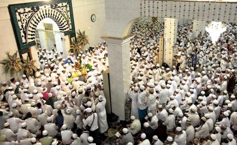 Baca Shalawat pada Haul Abah Guru Sekumpul, Martapura, Kalimantan Selatan. (Foto: Istimewa)