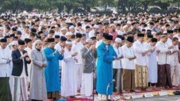 Ilustrasi Sholad Idul Adha di lapangan (Foto:istimewa)