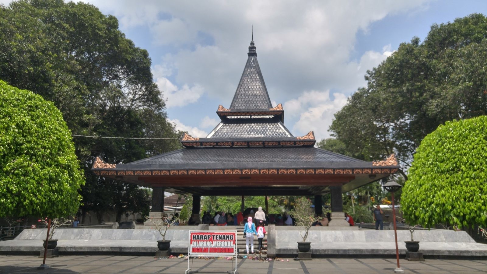 Makam Bung Karno akan ditutup selama tiga hari seiring lonjakan Covid-19 di Kota Blitar. (Foto: Ant)