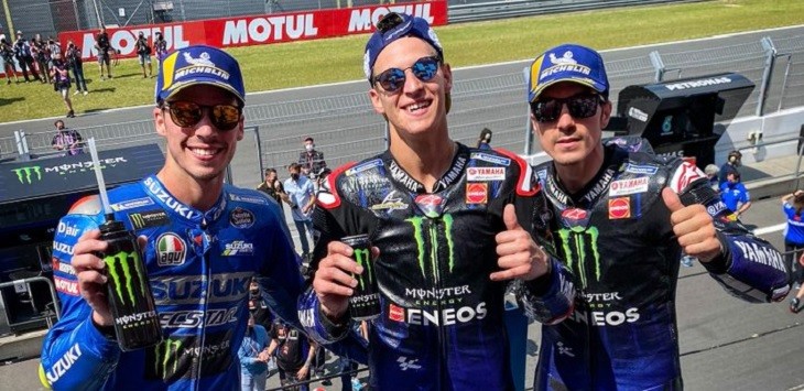 Pembalap tim Monster Energy Yamaha, Fabio Quartararo (tengah) juara MotoGP Assen, Belanda, Minggu 27 Juni 2021. (Foto: Twitter MotoGP)