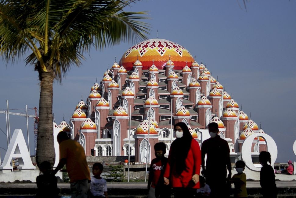 Masjid 99 Kubah, Makassar, menjadi tujuan destinasi wisata. (Foto: Istimewa)