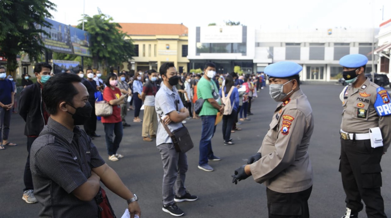 Vaksinasi 18 tahun keatas di Mapolrestabes Surabaya (Foto: dok. Humas Polrestabes Surabaya)