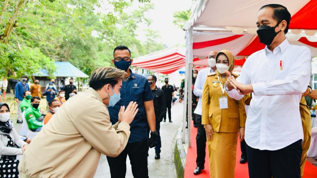 Presiden Jokowi ajak daerah dukung vaksinasi satu juta suntikan per hari (Foto: Setpres)