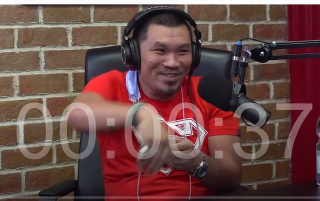 Tangkapan layar Mongol saat diundang di podcast Deddy Corbuzier (Foto: Youtube)