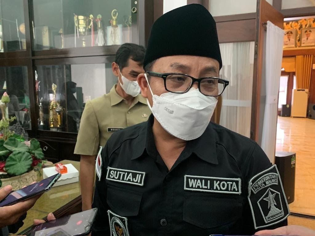 Walikota Malang, Sutiaji saat berada di Balaikota Malang (Foto: Lalu Theo/ngopibareng.id)