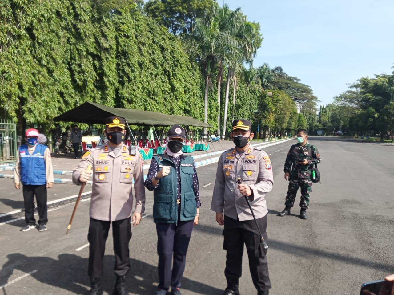 Walikota Batu, Dewanti Rumpoko saat berada di Lapangan Rampal, Kota Malang (Foto: Lalu Theo/ngopibareng.id)