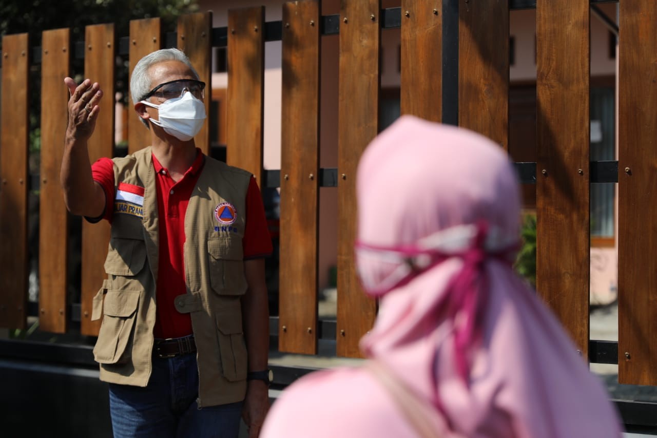 Gubernur Jawa Tengah, Ganjar Pranowo, ingatkan warga beribadah di rumah saja cegah sebaran Covid-19. (Foto: Istimewa)