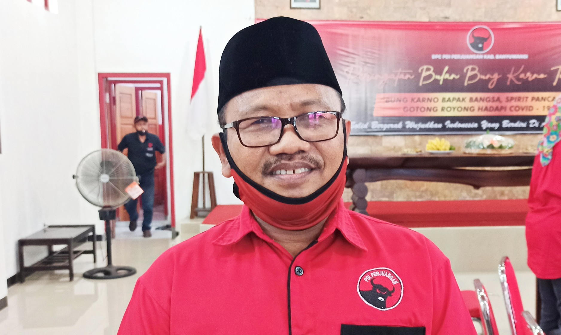 Wakil Bupati Banyuwangi Sugirah saat ini menjalani isolasi mandiri setelah dinyatakan positif covid-19 (foto:Muh Hujaini/Ngopibareng.id)