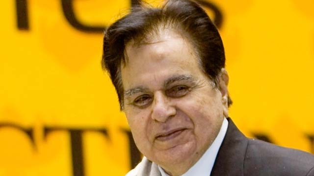 Legenda Film India Dilip Kumar yang nama aslinya Mohammad Yusuf Khan meninggal pada usia 98 tahun, hari Rabu. (Foto:AP)