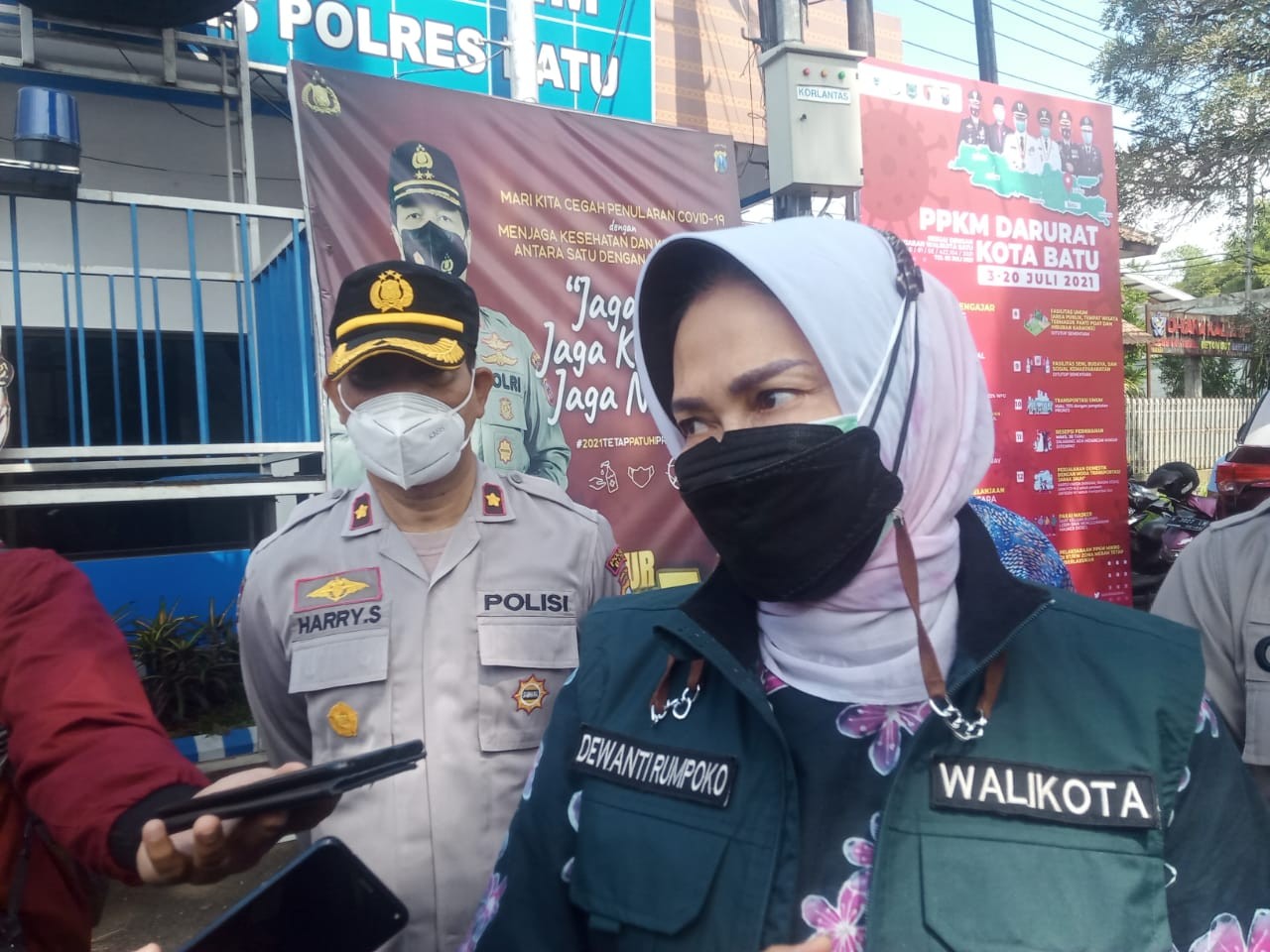 Walikota Batu, Dewanti Rumpoko saat ditemui di Pendem, Kota Batu (Foto: Lalu Theo/ngopibareng.id)