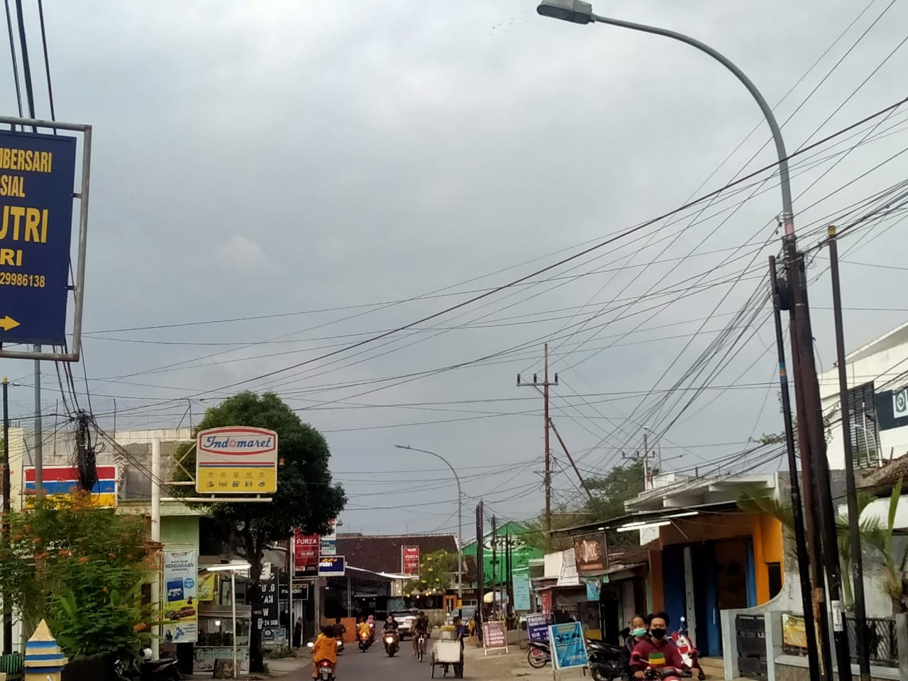 Salah satu Penerangan Jalan Umum di Jember (Foto: Rusdi/ngopibareng.id)