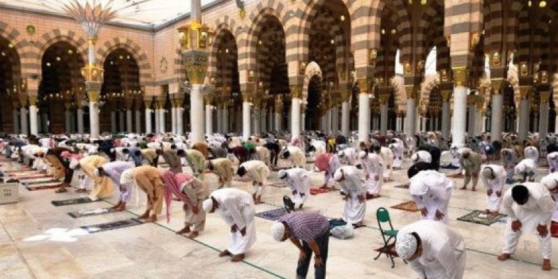 Salat Jumat di masa pandemi sesuai protokol kesehatan. (Foto: Istimewa)