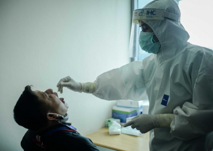 Kemenkes mengeluarkan daftar 742 laboratorium yang ditunjuk menyelenggarakan tes PCR dengan hasil yang diakui oleh Satgas Covid-19. (Foto: Republika)