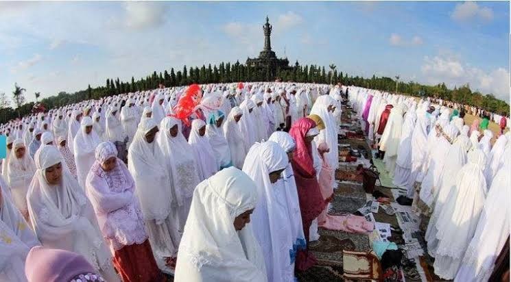 Ilustrasi pelaksanaan shalat Idhul Adha (Foto: Harkah.id)