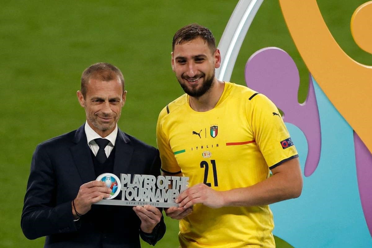 Gianluigi Donnarumma dinobatkan sebagai pemain terbaik Euro 2020. (Foto: Twitter Euro)