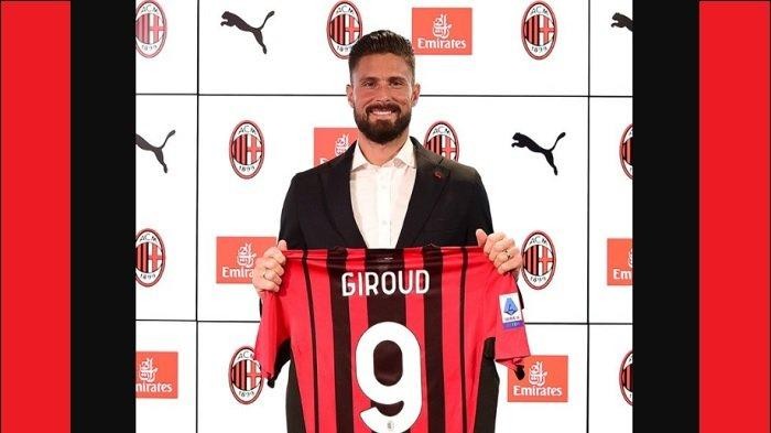 Olivier Giroud tak takut mitos kutukan nomor punggung 9 di AC Milan. (Foto: Twitter)