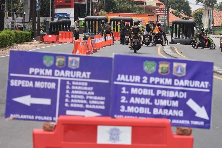 Penyekatan pada PPKM Darurat di Jakarta. (Foto: Ant)