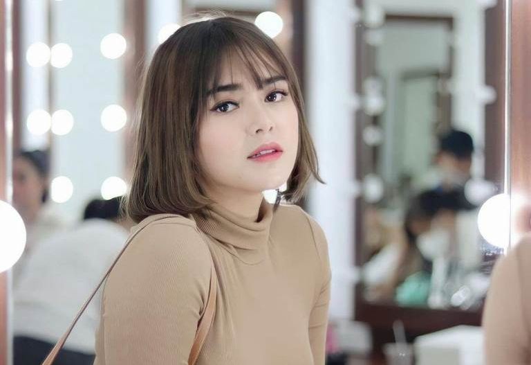 Artis Amanda Manopo tengah merindukan orangtuanya yang positif Covid-19. (Foto: Instagram)