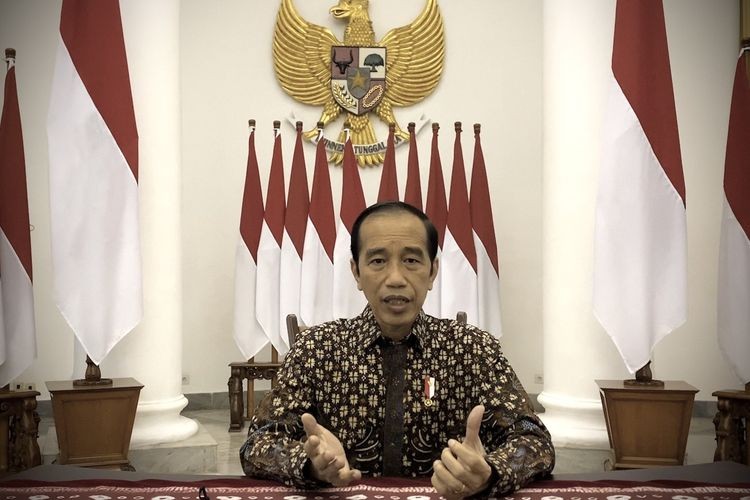 Presiden Joko Widodo saat mengumumkan perpanjangan Pemberlakuan Pembatasan Kegiatan Masyarakat (PPKM) Darurat. (Foto: Setpres)