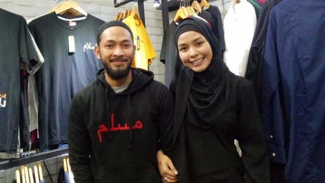 Mohammad Kautsar Hikmat atau Uki, mantan gitaris band NOAH, bersama sang istri. (Foto: Instagram)