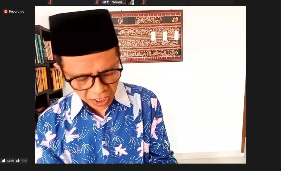 Muh. Abduh sedang menyampaikan ceramahnya dalam salat Jumat virtual. (Foto: Tangkapan Layar)