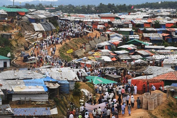 Banjir bandang menjadikan pengungsi Rohingya kehilangan tempat tinggal. (Foto:Reuters)