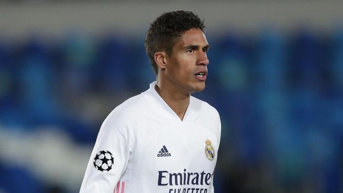 Raphael Varane tinggalkan Real Madrid setelah 10 tahun bekerja sama. Pemain 28 tahun ini gabung Manchester United. (Foto: Instagram)