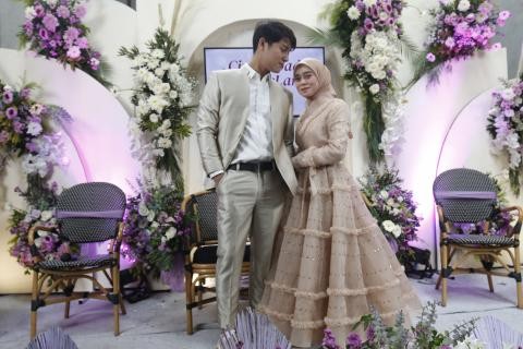 Pasangan tunangan Rizky Billar dan Lesti Kejora. (Foto: Istimewa)