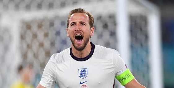 Harry Kane mengaku sedih setelah dihujat fans Tottenham karena tak segera gabung latihan dengan penggawa Spurs lainnya. (Foto-Twitter)