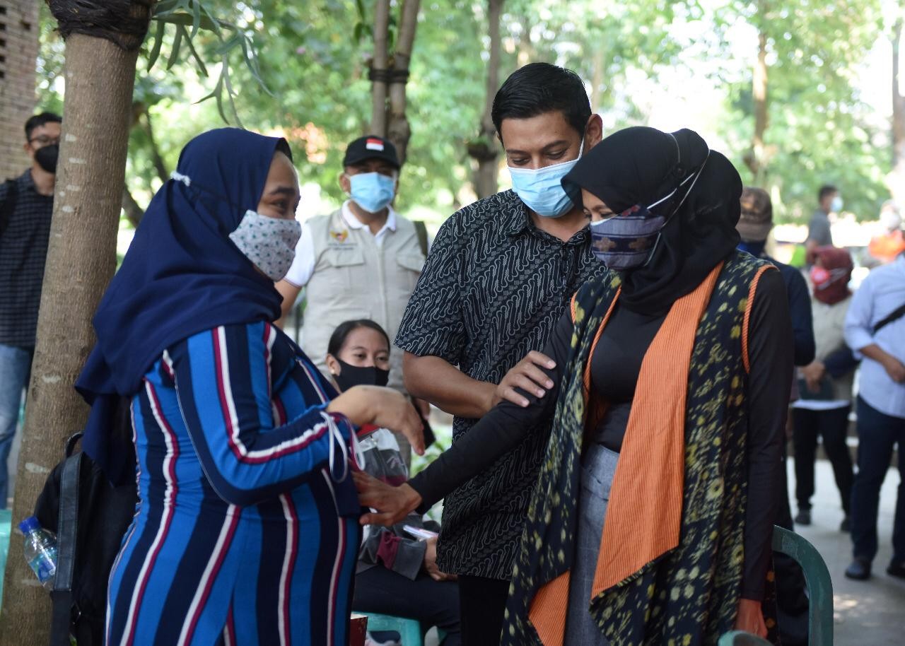 Istri Walikota Kediri Ferry Silvana Feronica saat mengunjungi salah satu fasilitas kesehatan yang melayani ibu hamil. (Foto: Istimewa)