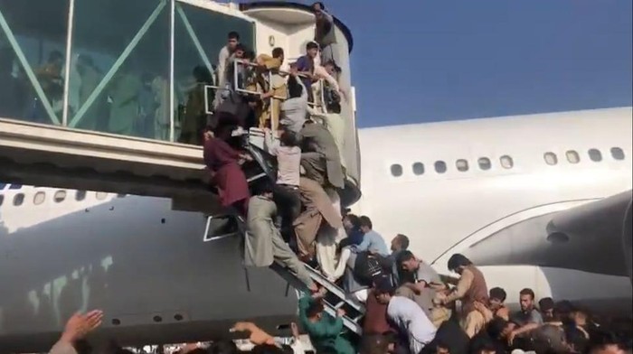 Bandara kota Kabul, Afghanistan, setelah Taliban kuasai istana dan ibu kota negara. (Foto: Istimewa)