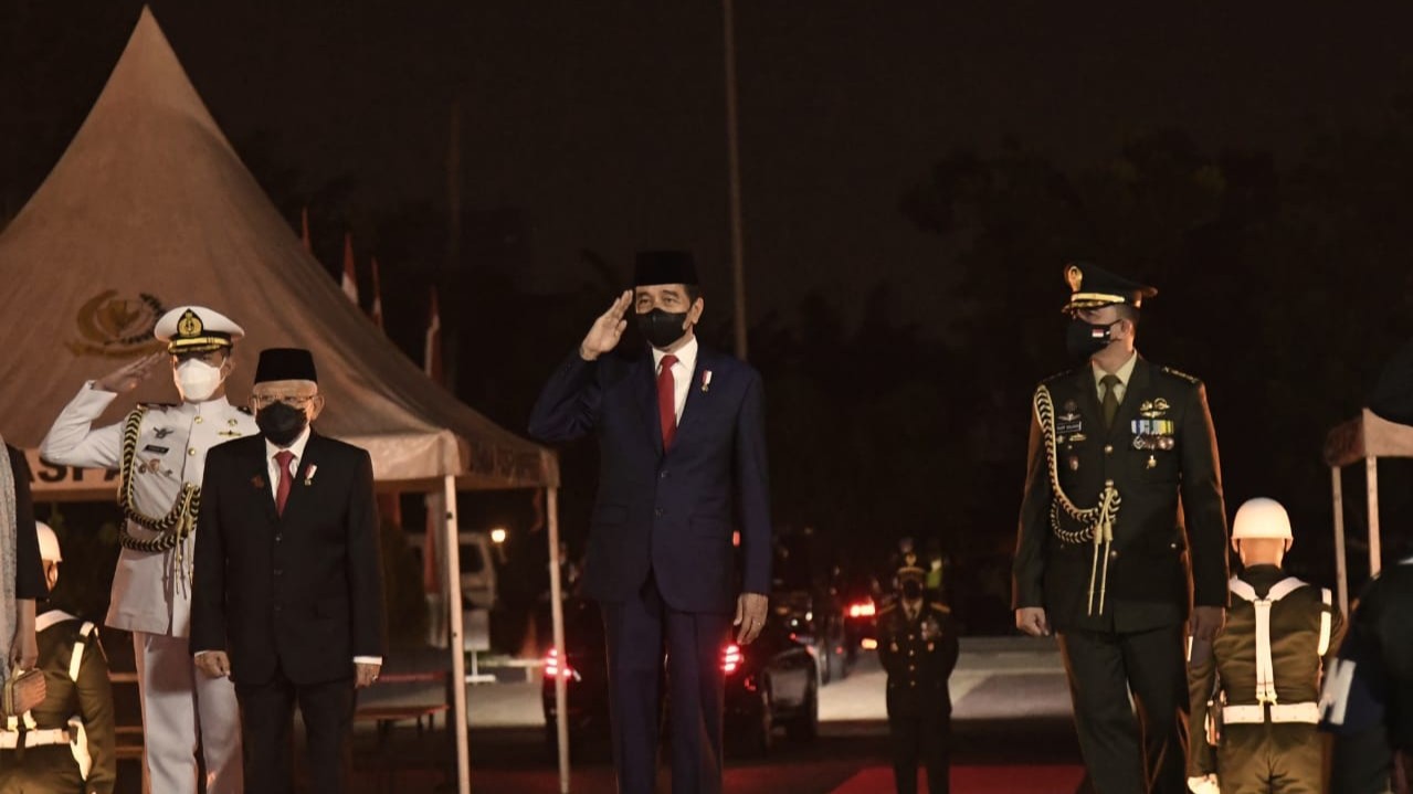 Presiden Jokowi dan Wakil Presiden KH Ma'ruf Amin di TMP Nasional Kalibata Jakarta ( foto: Setpres)