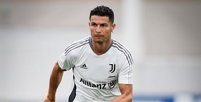 Cristiano Ronaldo akhirnya buka suara soal isu tentang masa depannya di Juventus. (Foto: Twitter/@Cristiano)