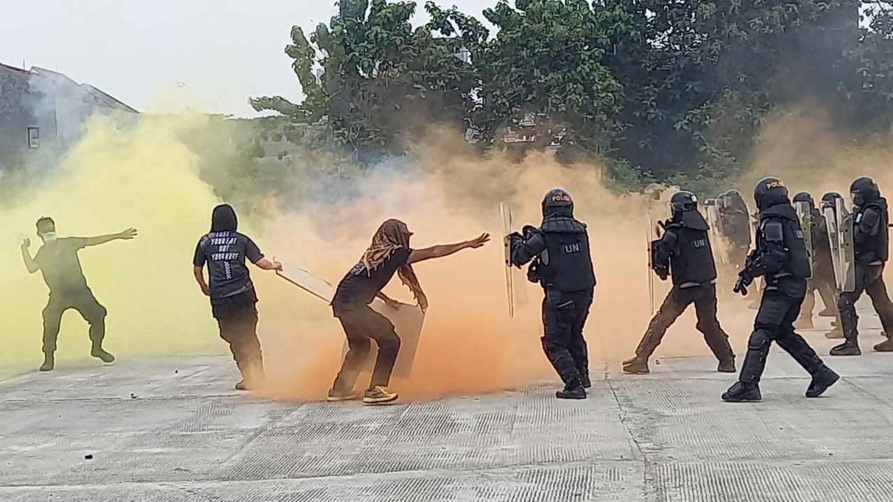 Personel Polri mematangkan latihan menghadapi ancaman bom sebelum berangkat ke Afrika September 2021.(foto:istimewa)