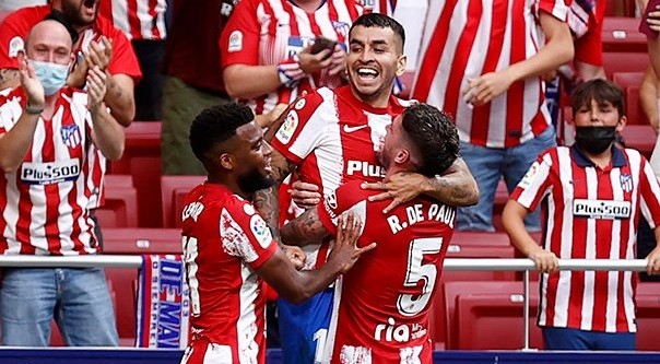 Ekspresi kebahagiaan Angel Correa usai mencetak gol ke gawang Elche. (Foto: Twitter/@Atleti)