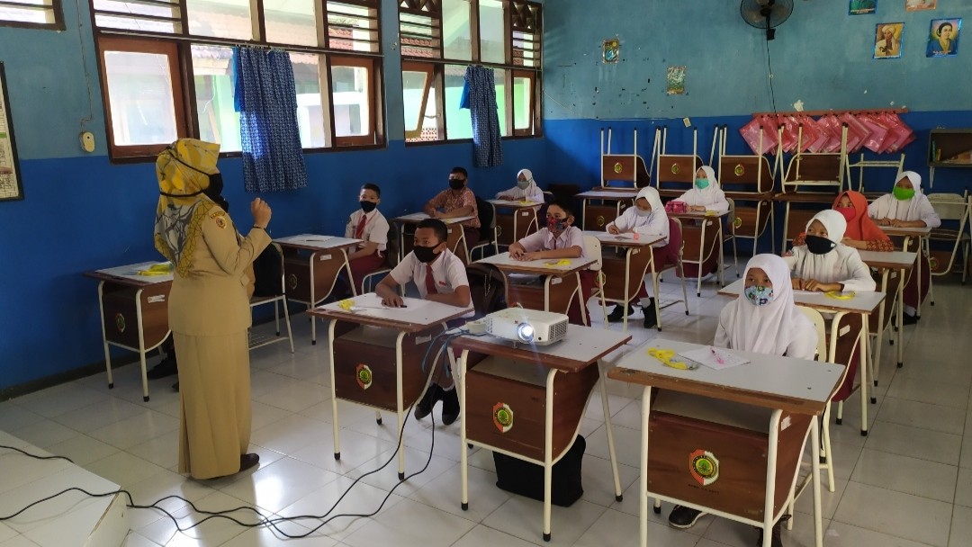 Foto dokumen pembelajaran tatap muka di Mojokerto.(Deni Lukmantara/Ngopibareng)