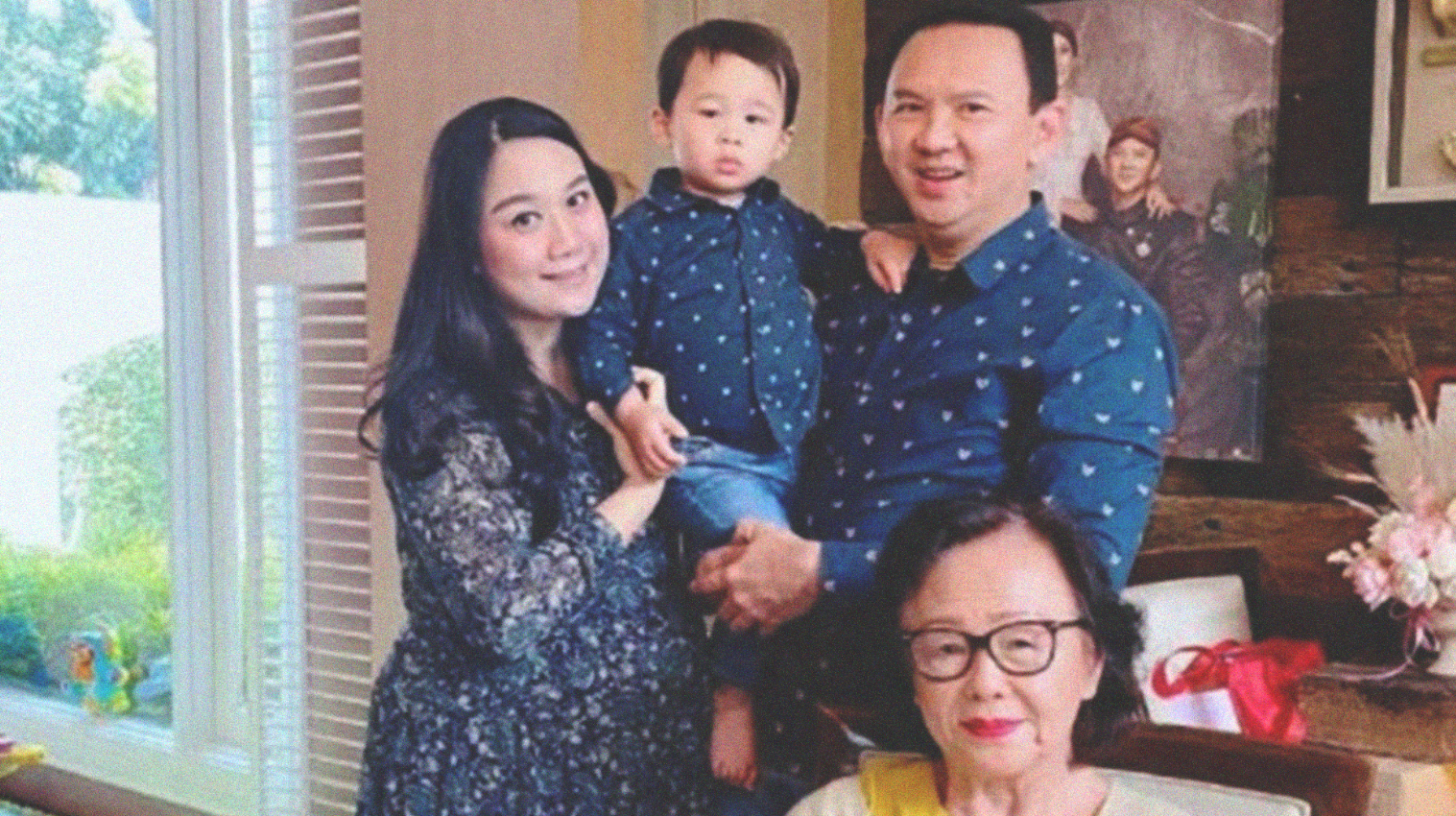 Ahok bersama istrinya dan anaknya.