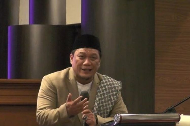 Yahya Waloni diciduk Tim Direktorat Tindak Pidana Siber Mabes Polri di kawasan Cibubur, Jawa Barat, Kamis, 26 Agustus 2021. (Foto: YouTube)