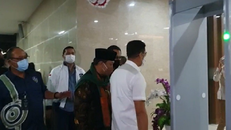 Yahya Waloni tiba di Bareskrim Polri. (Foto: Dtk)