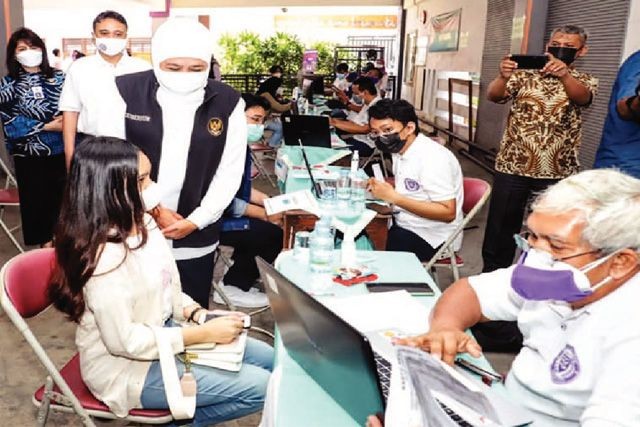 Jatim kebut vaksinasi untuk pelajar SMA/SMK. (Foto: Ant)