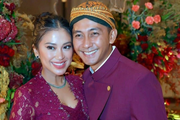 Pasangan Tyna Kanna dan Kenang Mirdad biasa mesra, tiba-tiba diguncang isu perselingkuhan hingga Tyna Kanna gugat cerai anak Jamal Mirdad-Lidya Kandou. (Foto: Instagram)