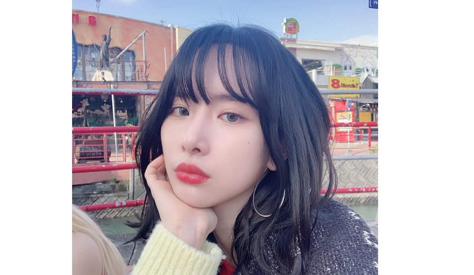 Seola Cosmic Girls atau WJSN viral gara-gara posting tulisan BAB. (Foto: Instagram)