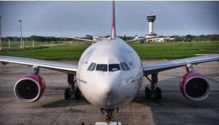 Ilustrasi pesawat Batik Air. Pesawat Batik Air rute Bandara Kualanamu, Sumut-Halim Perdanakusuma, Jakarta sempat gagal terbang sesuai jadwal karena masalah pada fungsi rem. (Foto: Antara/Fransisco Carolio)