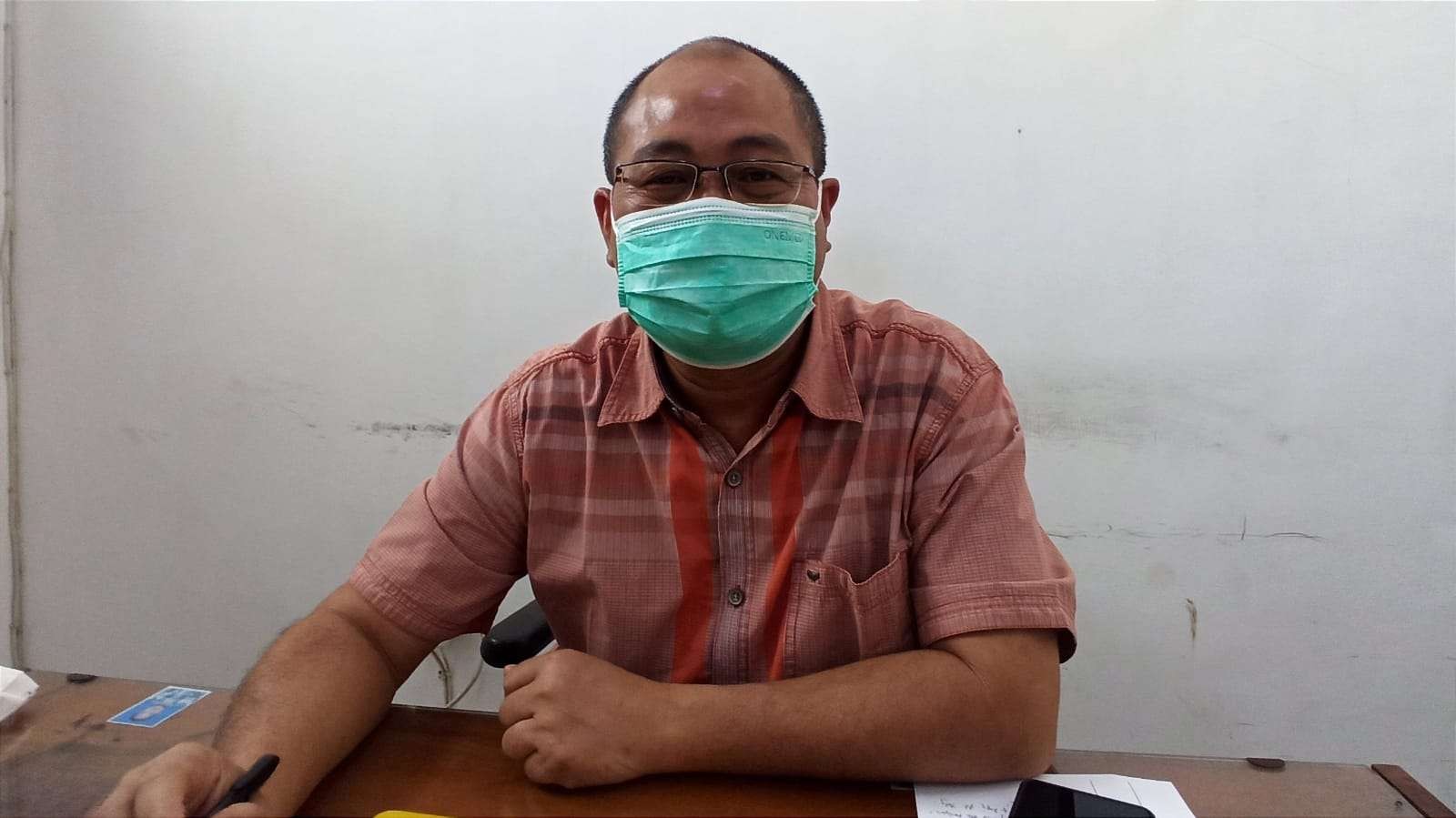 Dokter di Kamar Jenazah RSUD Blambangan, dr. Solakhudin (foto: Muh Hujaini/Ngopibareng.id)